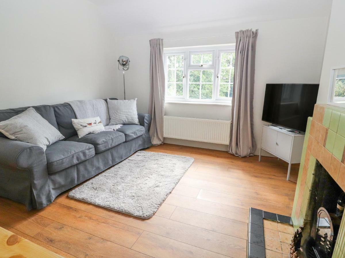 Well House Farm Flat 2 *